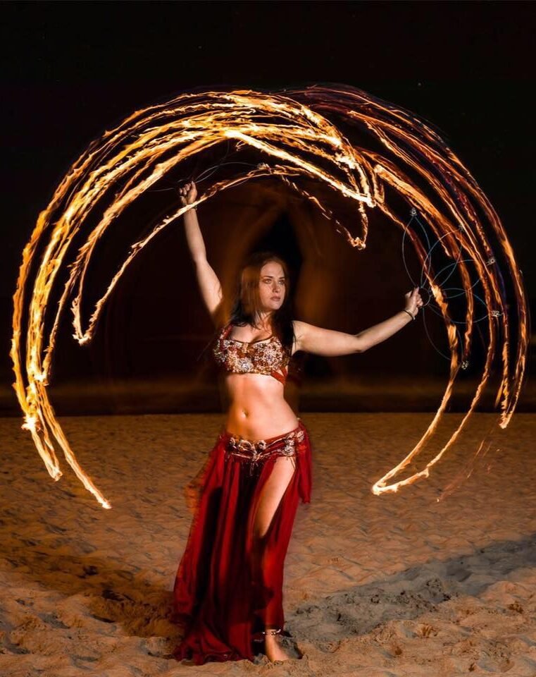 Show Belly dance to performances with a live band